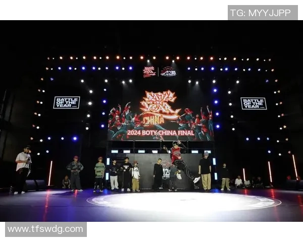 南京攀岩队在世界街舞大赛中的默契配合与精彩表现点评