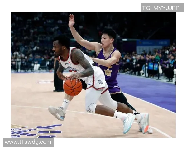 南京篮球队与北京篮球队赛后分析：力量对决的精彩瞬间与战术解析